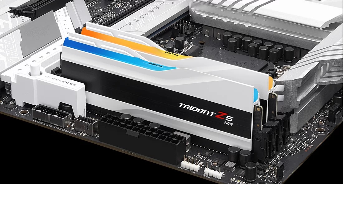 G.SKILL Trident Z5 RGB 32GB (2x16GB) DDR5-6400 CL32 Desktop Memory Kit with RGB Lighting and Aluminum Heatspreader